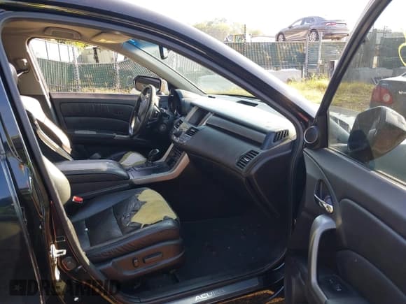 ✅ 2011 Acura RDX Technology • VIN: 5J8TB1H58BA002980 • Lot: 43230945. Wystawiony na IAAI z przebiegiem 199 803 mil. Bezpłatny archiwum sprzedaży aukcyjnych z USA i szczegółowy raport historii pojazdu na DreamBid. Zdjęcie 5.