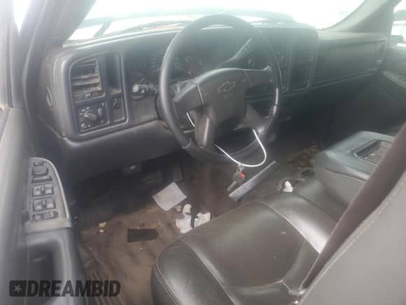 2007 Chevrolet Silverado 3500 DRW LT1 z VIN 1GCJC33D97F100178, wystawiony jako Copart lot #84352165 z przebiegiem Nie podano mil oraz Szkoda całkowita • Salvage title. Historia ofert i sprzedaży dostępna na DreamBid. Obrazek 8.