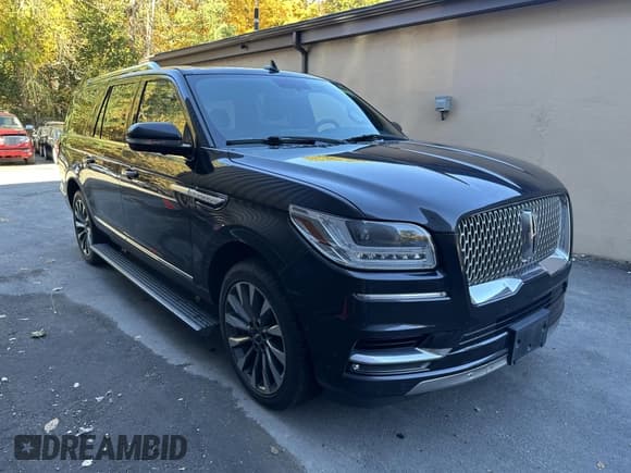 ✅ 2018 Lincoln Navigator Select • VIN: 5LMJJ3JT6JEL15197 • Lot: 43779212. Wystawiony na IAAI z przebiegiem 224 092 mil. Bezpłatny archiwum sprzedaży aukcyjnych z USA i szczegółowy raport historii pojazdu na DreamBid. Zdjęcie 1.