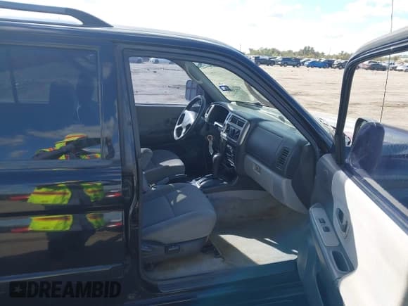 ✅ 2001 Mitsubishi Montero Sport • VIN: JA4LS31R61P032704 • Lot: 43713861. Wystawiony na IAAI z przebiegiem 237 506 mil. Bezpłatny archiwum sprzedaży aukcyjnych z USA i szczegółowy raport historii pojazdu na DreamBid. Zdjęcie 5.