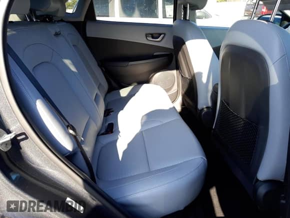 2019 Hyundai Kona Limited z VIN KM8K3CA54KU364957, wystawiony jako Copart lot #40070923 z przebiegiem 10 629 mil mil oraz . Historia ofert i sprzedaży dostępna na DreamBid. Obrazek 11.