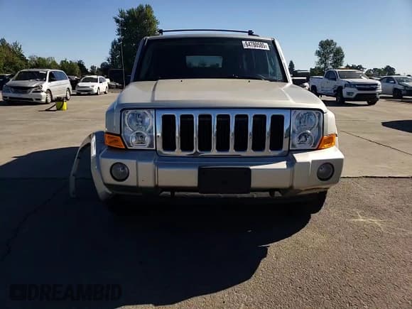 ✅ 2008 Jeep Commander Limited • VIN: 1J8HG58208C182836 • Lot: 64780585. Wystawiony na Copart z przebiegiem 134 617 mil. Bezpłatny archiwum sprzedaży aukcyjnych z USA i szczegółowy raport historii pojazdu na DreamBid. Zdjęcie 13.
