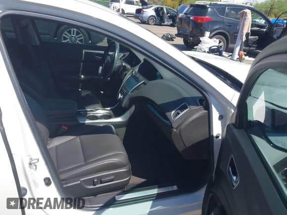 ✅ 2019 Acura TLX • VIN: 19UUB2F38KA009584 • Lot: 43418348. Listed on IAAI with 30,571 mi. Free auction sales archive from the USA and detailed vehicle history report at DreamBid. Image 5.