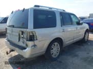 ✅ 2007 Lincoln Navigator • VIN: 5LMFU27597LJ01857 • Lot: 42179736. Wystawiony na IAAI z przebiegiem 195 202 mil. Bezpłatny archiwum sprzedaży aukcyjnych z USA i szczegółowy raport historii pojazdu na DreamBid. Zdjęcie 4.