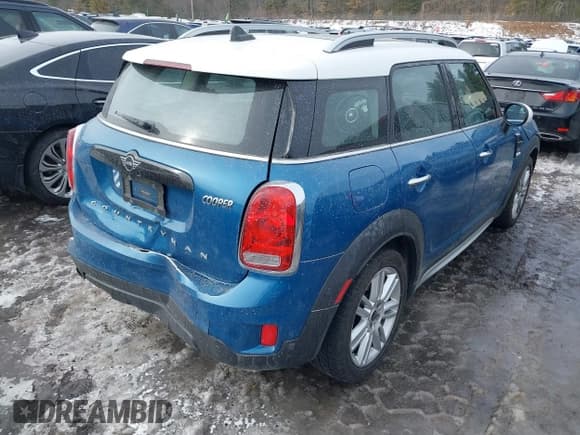 ✅ 2019 MINI Countryman Cooper • VIN: WMZYS7C58K3F46367 • Lot: 41582493. Listed on IAAI with 45,624 mi. Free auction sales archive from the USA and detailed vehicle history report at DreamBid. Image 4.