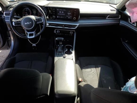 ✅ 2022 Kia K5 LXS • VIN: 5XXG14J28NG143884 • Лот: 84904835. Опубликован ранее на Copart с пробегом 40 259 миль. Бесплатный доступ к архиву аукционных продаж из США и подробный отчёт об истории автомобиля на DreamBid. Изображение 8.