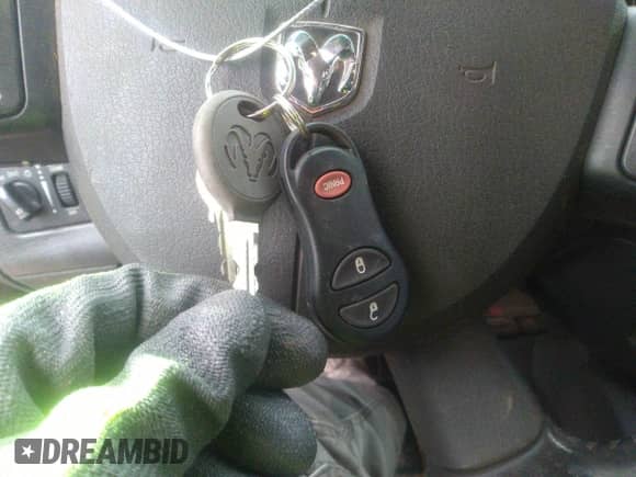 2005 Dodge 3500 SLT z VIN 3D7LS38C65G768954, wystawiony jako IAAI lot #40947309 z przebiegiem 262 829 mil mil oraz . Historia ofert i sprzedaży dostępna na DreamBid. Obrazek 11.