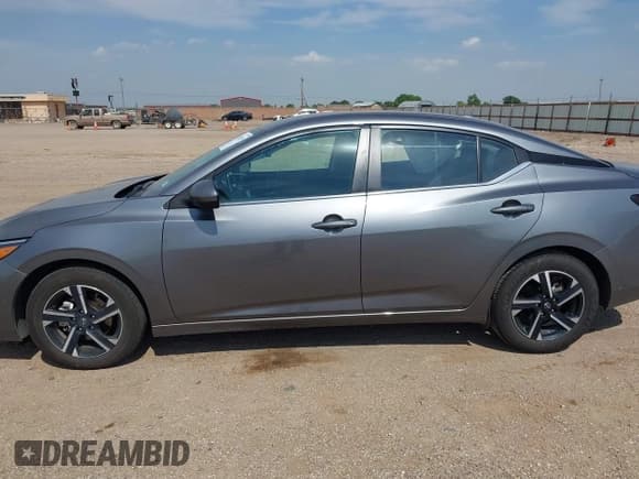 ✅ 2024 Nissan Sentra SV • VIN: 3N1AB8CV8RY258275 • Lot: 42351515. Listed on IAAI with 37,215 mi. Free auction sales archive from the USA and detailed vehicle history report at DreamBid. Image 14.