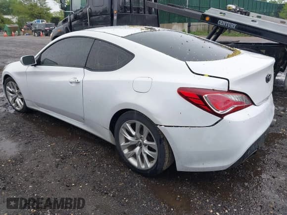 ✅ 2016 Hyundai Genesis Coupe 3.8L Base • VIN: KMHHT6KJXGU136900 • Lot: 42203757. Wystawiony na IAAI z przebiegiem 90 258 mil. Bezpłatny archiwum sprzedaży aukcyjnych z USA i szczegółowy raport historii pojazdu na DreamBid. Zdjęcie 3.
