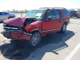 ✅ 1996 Chevrolet Blazer • VIN: 1GNDT13W7T2254321 • Lot: 42222288. Wystawiony na IAAI z przebiegiem Nie podano. Bezpłatny archiwum sprzedaży aukcyjnych z USA i szczegółowy raport historii pojazdu na DreamBid. Zdjęcie 2.