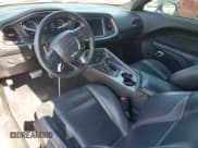 ✅ 2016 Dodge Challenger SXT Plus • VIN: 2C3CDZAG6GH142994 • Lot: 47629674. Wystawiony na Copart z przebiegiem 82 509 mil. Bezpłatny archiwum sprzedaży aukcyjnych z USA i szczegółowy raport historii pojazdu na DreamBid. Zdjęcie 8.