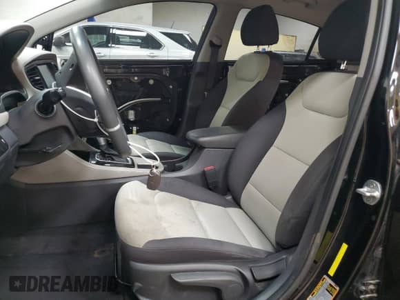 2019 Hyundai Ioniq Blue с VIN KMHC65LC8KU112776, выставлен на аукционе Copart как лот 77973064 с пробегом 156 240 миль миль и На запчасти • Non repairable. История ставок и продаж доступна на DreamBid. Изображение 7.