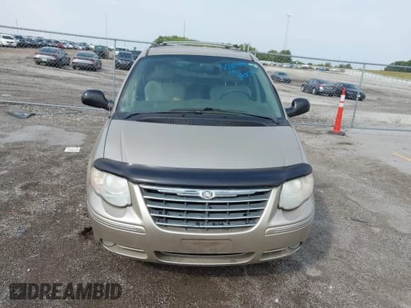 ✅ 2006 Chrysler Town & Country Limited • VIN: 2A8GP64L36R674782 • Lot: 43251563. Wystawiony na IAAI z przebiegiem 244 562 mil. Bezpłatny archiwum sprzedaży aukcyjnych z USA i szczegółowy raport historii pojazdu na DreamBid. Zdjęcie 6.