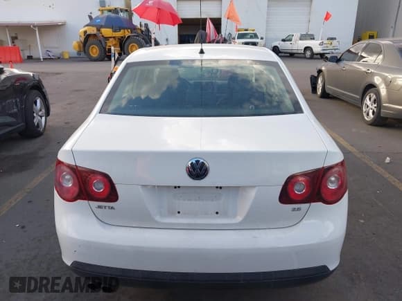 ✅ 2010 Volkswagen Jetta S • VIN: 3VWJX7AJ3AM003616 • Лот: 43747102. Опубликован ранее на IAAI с пробегом 186 283 миль. Бесплатный доступ к архиву аукционных продаж из США и подробный отчёт об истории автомобиля на DreamBid. Изображение 16.