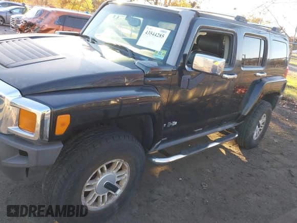 ✅ 2006 Hummer H3 • VIN: 5GTDN136168112821 • Lot: 43544285. Wystawiony na IAAI z przebiegiem 201 055 mil. Bezpłatny archiwum sprzedaży aukcyjnych z USA i szczegółowy raport historii pojazdu na DreamBid. Zdjęcie 2.