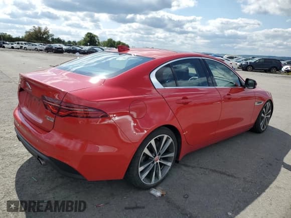 ✅ 2020 Jaguar XE S • VIN: SAJAE4FX5LCP63590 • Lot: 68736013. Wystawiony na Copart z przebiegiem 30 939 mil. Bezpłatny archiwum sprzedaży aukcyjnych z USA i szczegółowy raport historii pojazdu na DreamBid. Zdjęcie 3.