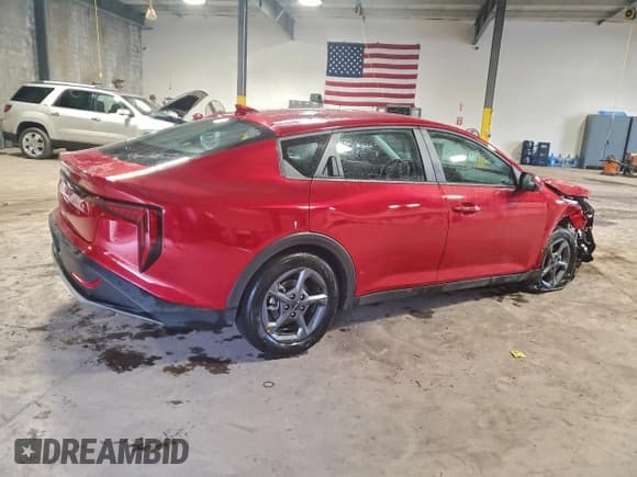 ✅ 2025 Kia K4 LXS • VIN: 3KPFT4DE5SE111426 • Лот: 93875475. Опубликован ранее на Copart с пробегом 16 888 миль. Бесплатный доступ к архиву аукционных продаж из США и подробный отчёт об истории автомобиля на DreamBid. Изображение 3.