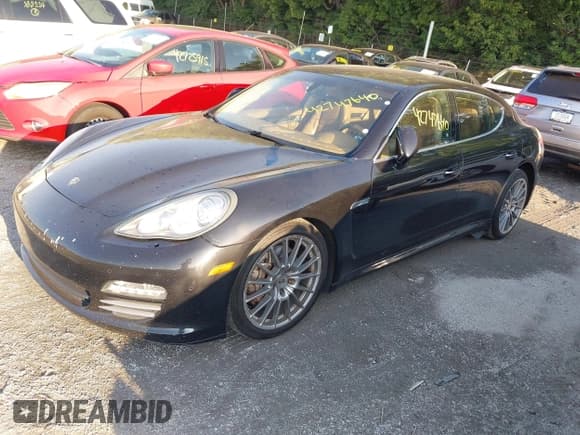 ✅ 2013 Porsche Panamera S • VIN: WP0AB2A7XDL060670 • Лот: 42747640. Опубликован ранее на IAAI с пробегом 154 831 миль. Бесплатный доступ к архиву аукционных продаж из США и подробный отчёт об истории автомобиля на DreamBid. Изображение 2.