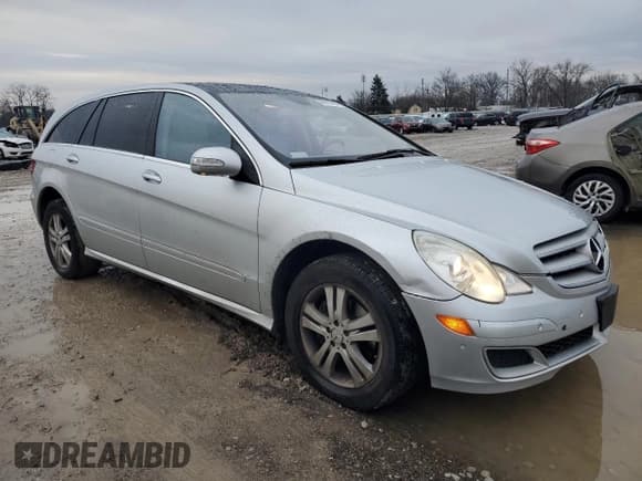 ✅ 2007 Mercedes-Benz R 5.0L • VIN: 4JGCB75E67A036358 • Lot: 86218404. Wystawiony na Copart z przebiegiem 108 194 mil. Bezpłatny archiwum sprzedaży aukcyjnych z USA i szczegółowy raport historii pojazdu na DreamBid. Zdjęcie 4.