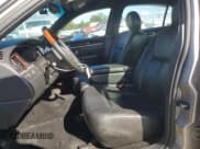 ✅ 2008 Lincoln Town Car Limited • VIN: 2LNHM82W78X645471 • Lot: 85371405. Wystawiony na Copart z przebiegiem 113 689 mil. Bezpłatny archiwum sprzedaży aukcyjnych z USA i szczegółowy raport historii pojazdu na DreamBid. Zdjęcie 7.