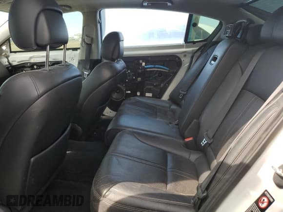 ✅ 2015 Kia K900 Luxury • VIN: KNALW4D49F6017236 • Lot: 68349735. Wystawiony na Copart z przebiegiem 125 630 mil. Bezpłatny archiwum sprzedaży aukcyjnych z USA i szczegółowy raport historii pojazdu na DreamBid. Zdjęcie 10.