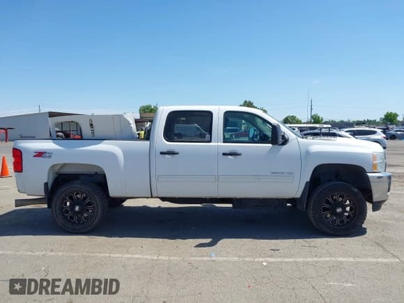 ✅ 2012 Chevrolet Silverado 2500HD LT • VIN: 1GC1KXC81CF222833 • Лот: 42322440. Опубликован ранее на IAAI с пробегом 218 076 миль. Бесплатный доступ к архиву аукционных продаж из США и подробный отчёт об истории автомобиля на DreamBid. Изображение 14.