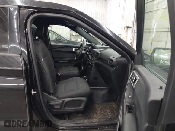 ✅ 2020 Ford Police Interceptor Utility • VIN: 1FM5K8AB2LGC01209 • Lot: 43621985. Wystawiony na IAAI z przebiegiem 117 708 mil. Bezpłatny archiwum sprzedaży aukcyjnych z USA i szczegółowy raport historii pojazdu na DreamBid. Zdjęcie 5.