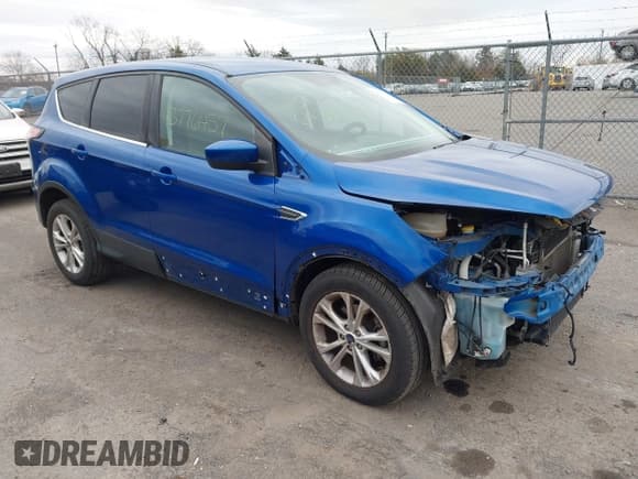 ✅ 2017 Ford Escape SE • VIN: 1FMCU0GD5HUA58227 • Lot: 43776457. Listed on IAAI with 104,921 mi. Free auction sales archive from the USA and detailed vehicle history report at DreamBid. Image 1.