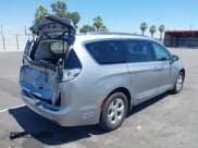 ✅ 2018 Chrysler Pacifica Hybrid Limited • VIN: 2C4RC1N7XJR229934 • Лот: 42777086. Опубликован ранее на IAAI с пробегом 86 163 миль. Бесплатный доступ к архиву аукционных продаж из США и подробный отчёт об истории автомобиля на DreamBid. Изображение 4.