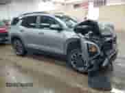 2025 Chevrolet Equinox AWD ACTIV z VIN 3GNAXSEGXSL169800, wystawiony jako Copart lot #84814685 z przebiegiem 18 185 mil mil oraz Szkoda całkowita • Salvage title. Historia ofert i sprzedaży dostępna na DreamBid. Obrazek 4.