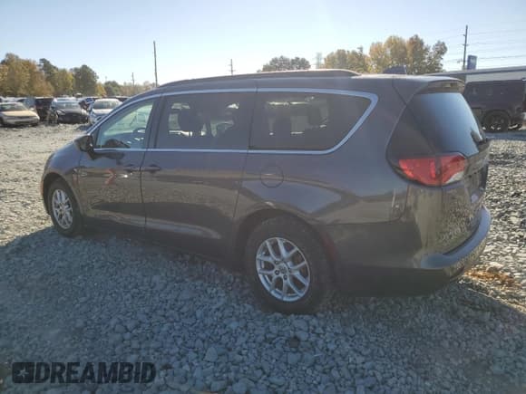 ✅ 2020 Chrysler Voyager LXi • VIN: 2C4RC1DG1LR144694 • Лот: 82588575. Опубликован ранее на Copart с пробегом 102 112 миль. Бесплатный доступ к архиву аукционных продаж из США и подробный отчёт об истории автомобиля на DreamBid. Изображение 2.