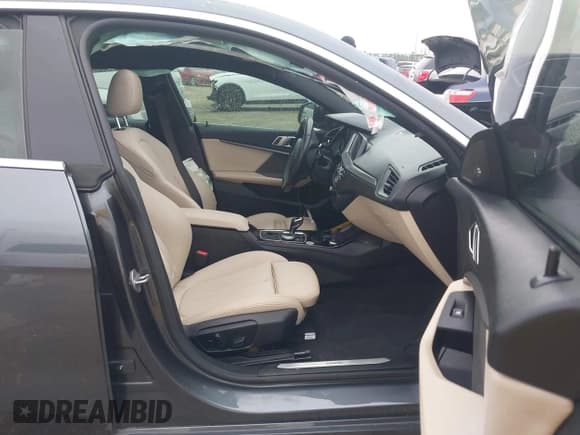 ✅ 2021 BMW 2 Series 228i • VIN: WBA53AK06M7H52167 • Lot: 41614382. Wystawiony na IAAI z przebiegiem 59 646 mil. Bezpłatny archiwum sprzedaży aukcyjnych z USA i szczegółowy raport historii pojazdu na DreamBid. Zdjęcie 5.