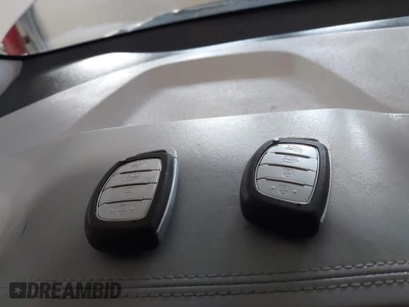 ✅ 2020 Hyundai Ioniq SEL • VIN: KMHC85LC9LU209366 • Lot: 41248182. Wystawiony na IAAI z przebiegiem 120 121 mil. Bezpłatny archiwum sprzedaży aukcyjnych z USA i szczegółowy raport historii pojazdu na DreamBid. Zdjęcie 11.