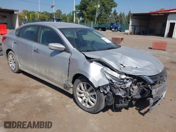 ✅ 2016 Nissan Altima S • VIN: 1N4AL3AP8GN363982 • Lot: 43240179. Wystawiony na IAAI z przebiegiem 119 020 mil. Bezpłatny archiwum sprzedaży aukcyjnych z USA i szczegółowy raport historii pojazdu na DreamBid. Zdjęcie 1.