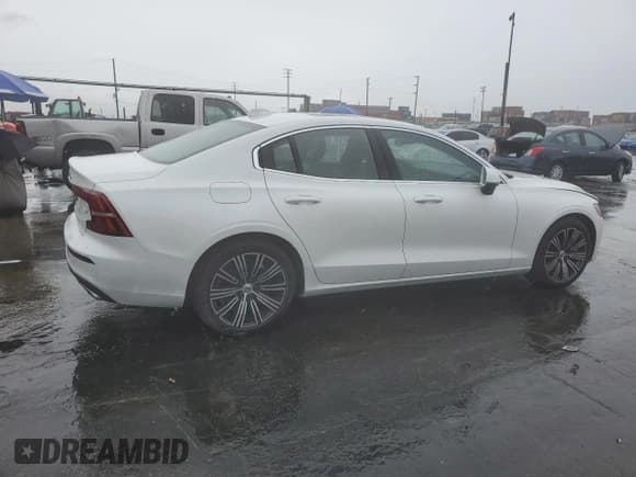 ✅ 2022 Volvo S60 Inscription • VIN: 7JRBR0FL1NG179066 • Lot: 43449424. Wystawiony na Copart z przebiegiem 9 676 mil. Bezpłatny archiwum sprzedaży aukcyjnych z USA i szczegółowy raport historii pojazdu na DreamBid. Zdjęcie 3.