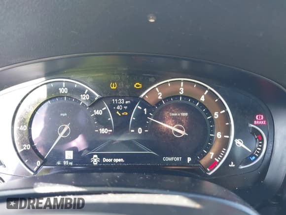 ✅ 2019 BMW 5 Series 540i xDrive • VIN: WBAJE7C57KG892860 • Lot: 43323027. Wystawiony na IAAI z przebiegiem 76 475 mil. Bezpłatny archiwum sprzedaży aukcyjnych z USA i szczegółowy raport historii pojazdu na DreamBid. Zdjęcie 7.