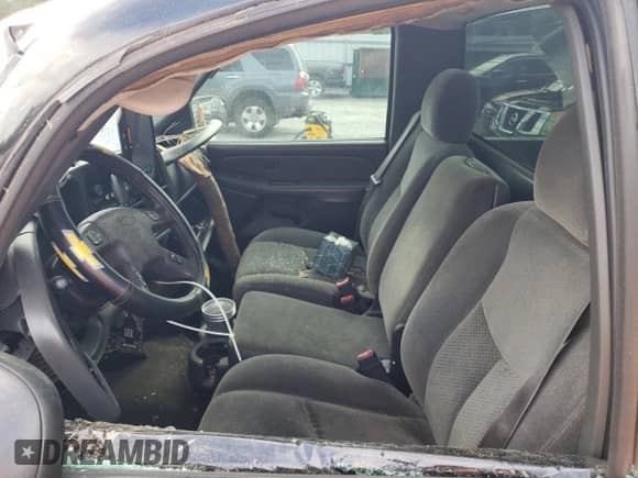 2004 Chevrolet Silverado 1500 LS z VIN 1GCEC14V64Z278346, wystawiony jako Copart lot #74509394 z przebiegiem Nie podano mil oraz Szkoda całkowita • Salvage title. Historia ofert i sprzedaży dostępna na DreamBid. Obrazek 7.