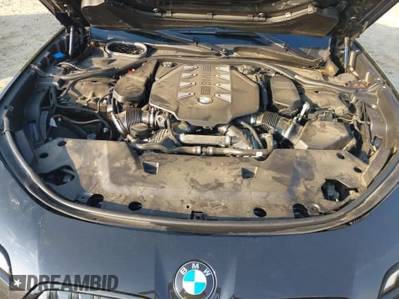 ✅ 2023 BMW 7 Series 760i xDrive • VIN: WBA33EJ03PCM58220 • Lot: 43215951. Wystawiony na IAAI z przebiegiem 34 883 mil. Bezpłatny archiwum sprzedaży aukcyjnych z USA i szczegółowy raport historii pojazdu na DreamBid. Zdjęcie 10.