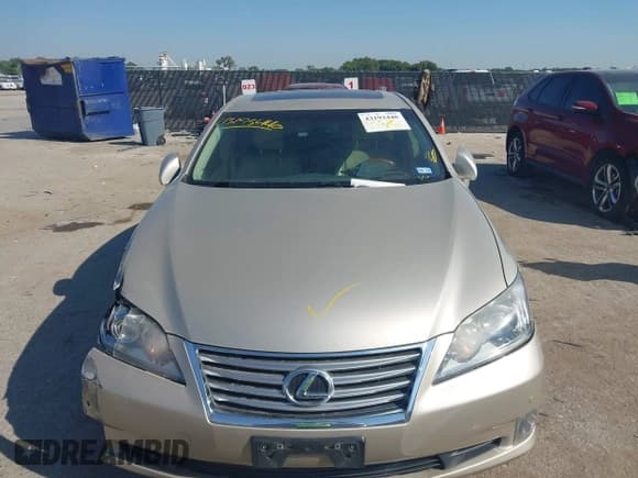 ✅ 2011 Lexus ES 330 • VIN: JTHBK1EG1B2435615 • Lot: 43193440. Listed on IAAI with 100,217 mi. Free auction sales archive from the USA and detailed vehicle history report at DreamBid. Image 12.