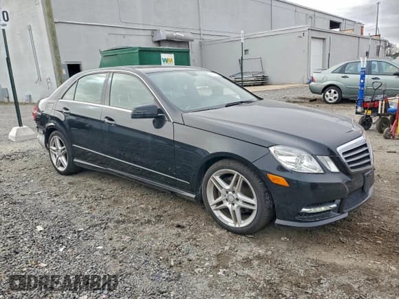 ✅ 2013 Mercedes-Benz E 350 Sport • VIN: WDDHF8JB4DA756386 • Lot: 95737135. Listed on Copart with 108,206 mi. Free auction sales archive from the USA and detailed vehicle history report at DreamBid. Image 4.