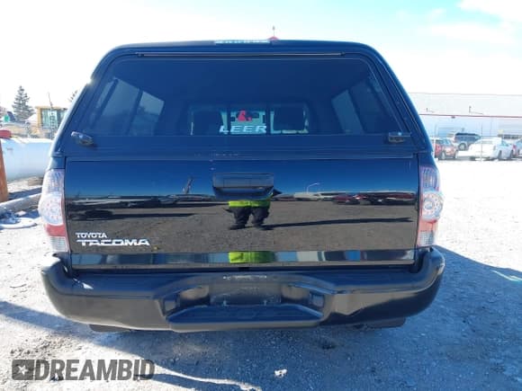 ✅ 2011 Toyota Tacoma • VIN: 5TFPX4EN9BX001390 • Lot: 43605165. Listed on IAAI with 125,923 mi. Free auction sales archive from the USA and detailed vehicle history report at DreamBid. Image 16.