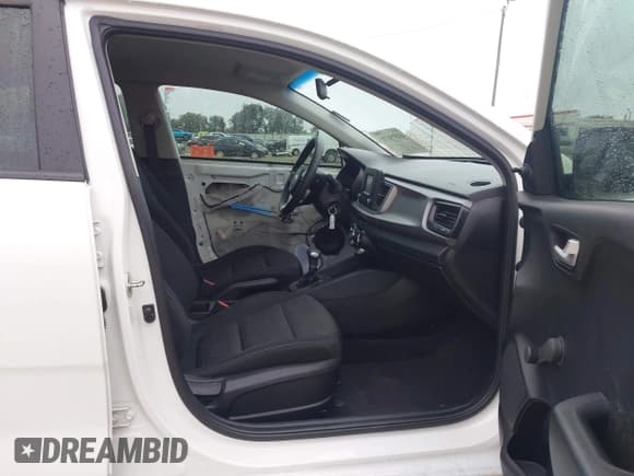 ✅ 2018 Kia Rio S • VIN: 3KPA24AB1JE066765 • Lot: 43373171. Wystawiony na IAAI z przebiegiem 119 185 mil. Bezpłatny archiwum sprzedaży aukcyjnych z USA i szczegółowy raport historii pojazdu na DreamBid. Zdjęcie 5.