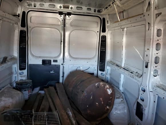 ✅ 2014 Ram ProMaster Cargo • VIN: 3C6TRVCG0EE125594 • Lot: 77494594. Wystawiony na Copart z przebiegiem 112 274 mil. Bezpłatny archiwum sprzedaży aukcyjnych z USA i szczegółowy raport historii pojazdu na DreamBid. Zdjęcie 10.