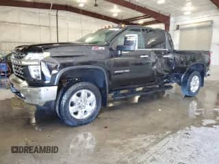 2020 Chevrolet Silverado 3500HD LTZ with VIN 1GC4YUE75LF153725, listed as a Copart auction lot 89548235 with 33,241 mi miles and Salvage title. Bid and sale history available at DreamBid. Image 1.