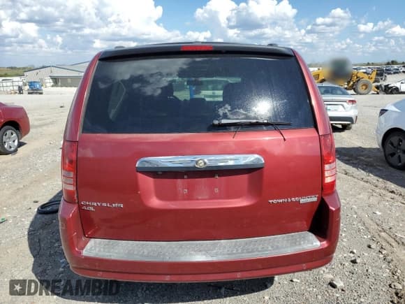 ✅ 2010 Chrysler Town & Country Touring Plus • VIN: 2A4RR8DX0AR321024 • Lot: 84940225. Wystawiony na Copart z przebiegiem 246 813 mil. Bezpłatny archiwum sprzedaży aukcyjnych z USA i szczegółowy raport historii pojazdu na DreamBid. Zdjęcie 6.