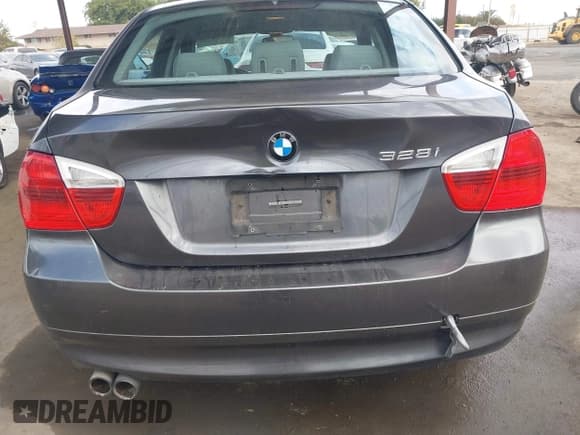 ✅ 2008 BMW 3 Series 328i • VIN: WBAVC53568FZ82916 • Lot: 43433383. Listed on IAAI with 158,770 mi. Free auction sales archive from the USA and detailed vehicle history report at DreamBid. Image 6.