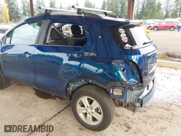 ✅ 2020 Chevrolet Trax LT • VIN: 3GNCJPSBXLL133347 • Lot: 43663755. Wystawiony na IAAI z przebiegiem 68 850 mil. Bezpłatny archiwum sprzedaży aukcyjnych z USA i szczegółowy raport historii pojazdu na DreamBid. Zdjęcie 6.