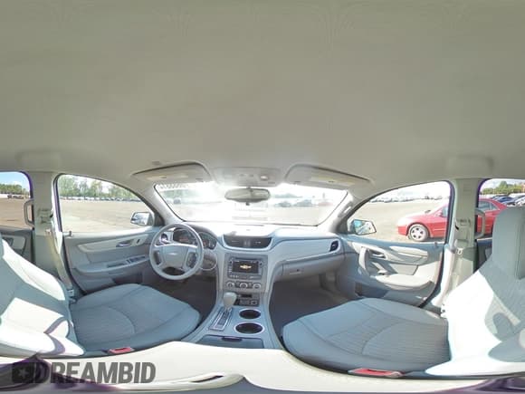 ✅ 2017 Chevrolet Traverse LS • VIN: 1GNKRFKD4HJ161658 • Lot: 70688814. Wystawiony na Copart z przebiegiem 104 272 mil. Bezpłatny archiwum sprzedaży aukcyjnych z USA i szczegółowy raport historii pojazdu na DreamBid. Zdjęcie 14.