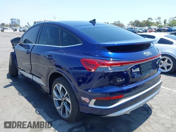 ✅ 2023 Audi Q4 e-tron Sportback Prestige • VIN: WA142BFZ5PP005042 • Lot: 42761191. Listed on IAAI with 33,737 mi. Free auction sales archive from the USA and detailed vehicle history report at DreamBid. Image 3.