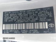 ✅ 2021 Toyota Prius LE • VIN: JTDKAMFP7M3173830 • Lot: 42236240. Wystawiony na IAAI z przebiegiem 87 983 mil. Bezpłatny archiwum sprzedaży aukcyjnych z USA i szczegółowy raport historii pojazdu na DreamBid. Zdjęcie 9.